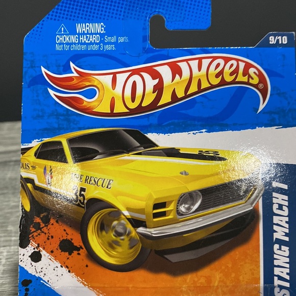 Hot Wheels | Main Street 11’ #9/10 Cars: 1970 Ford Mustang Mach 1 - 1:64 Scale - Picture 5 of 14